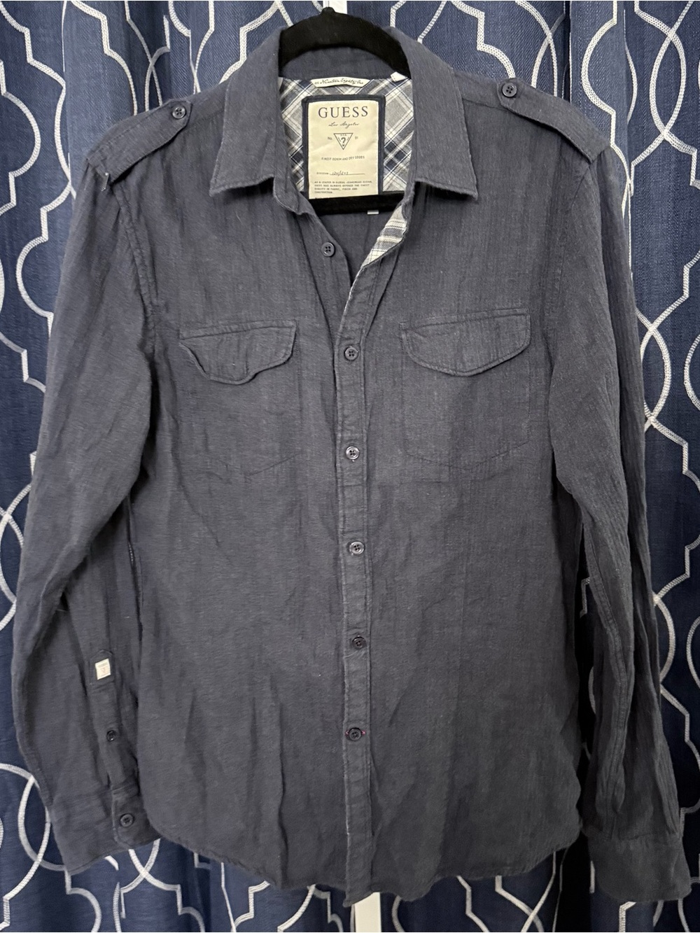 GUESS Men's Navy Button-Up Shirt Size Small C12